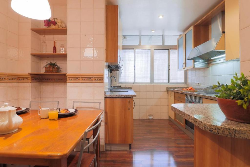 Big Apartment, Close To Train Station Apartamento Málaga