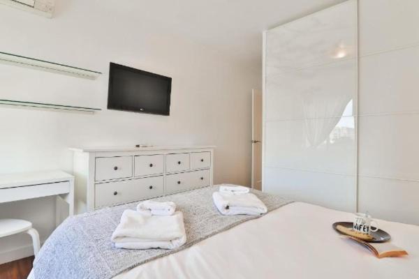Big Apartment, Close To Train Station * Málaga
