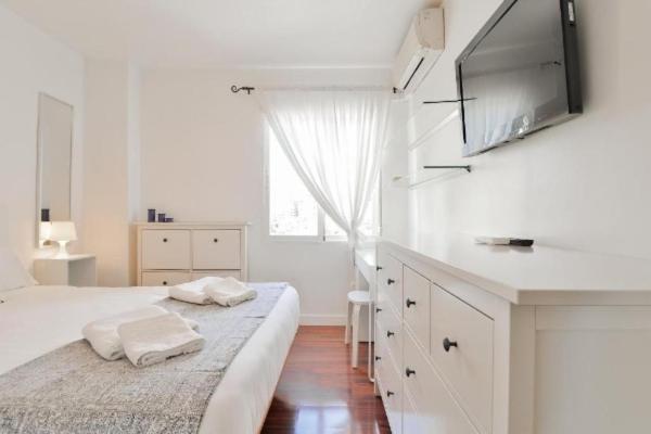 Apartamento Big Apartment, Close To Train Station