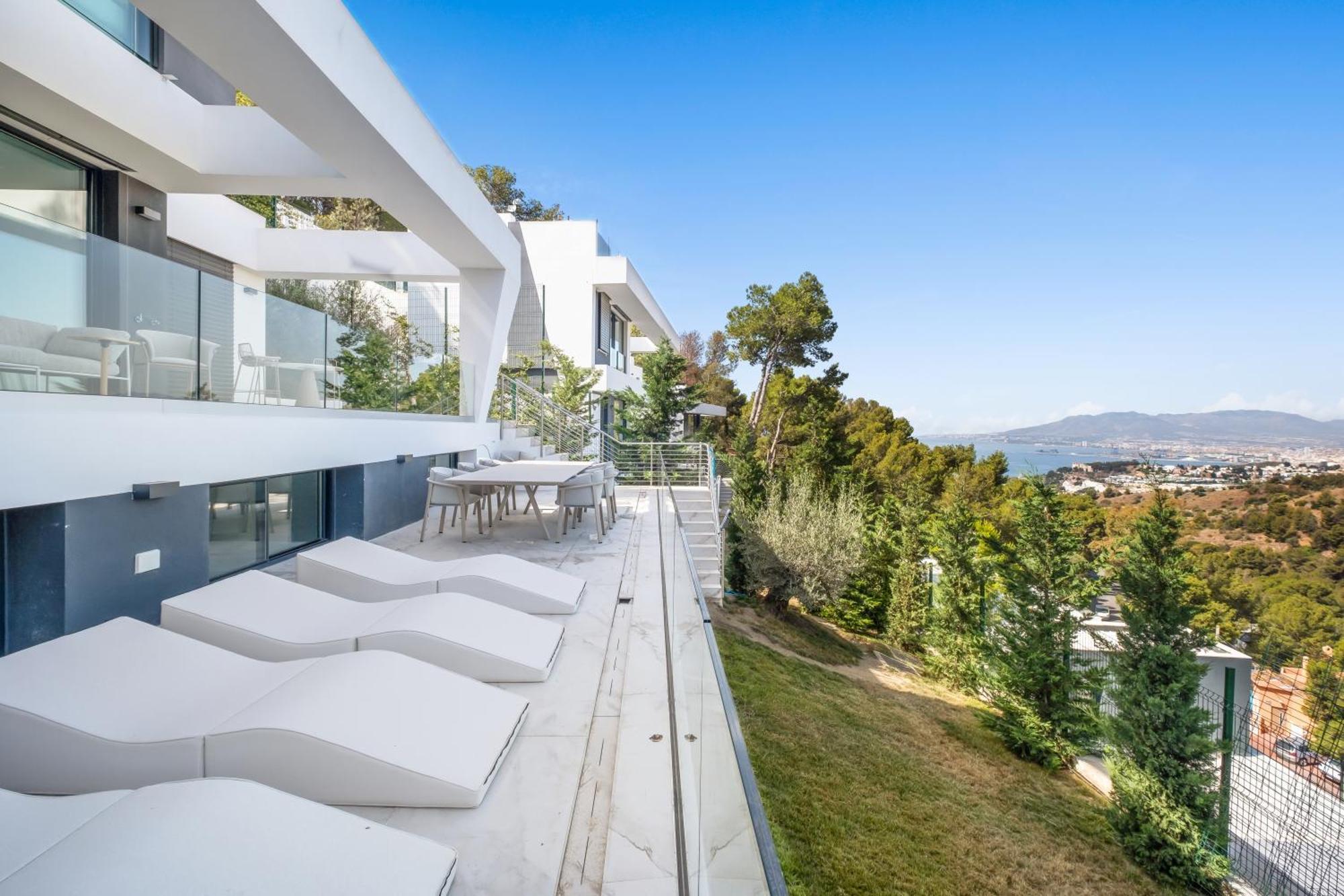 Pinares De San Anton - Sea, City, Mountain, Views *