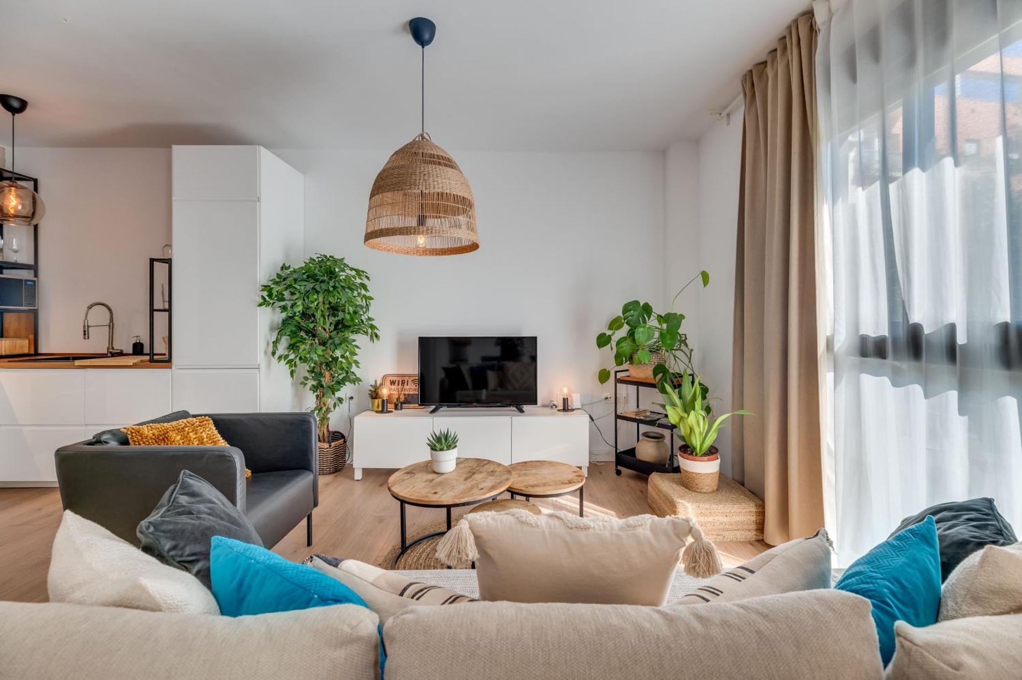 Urban Chic Loft Center