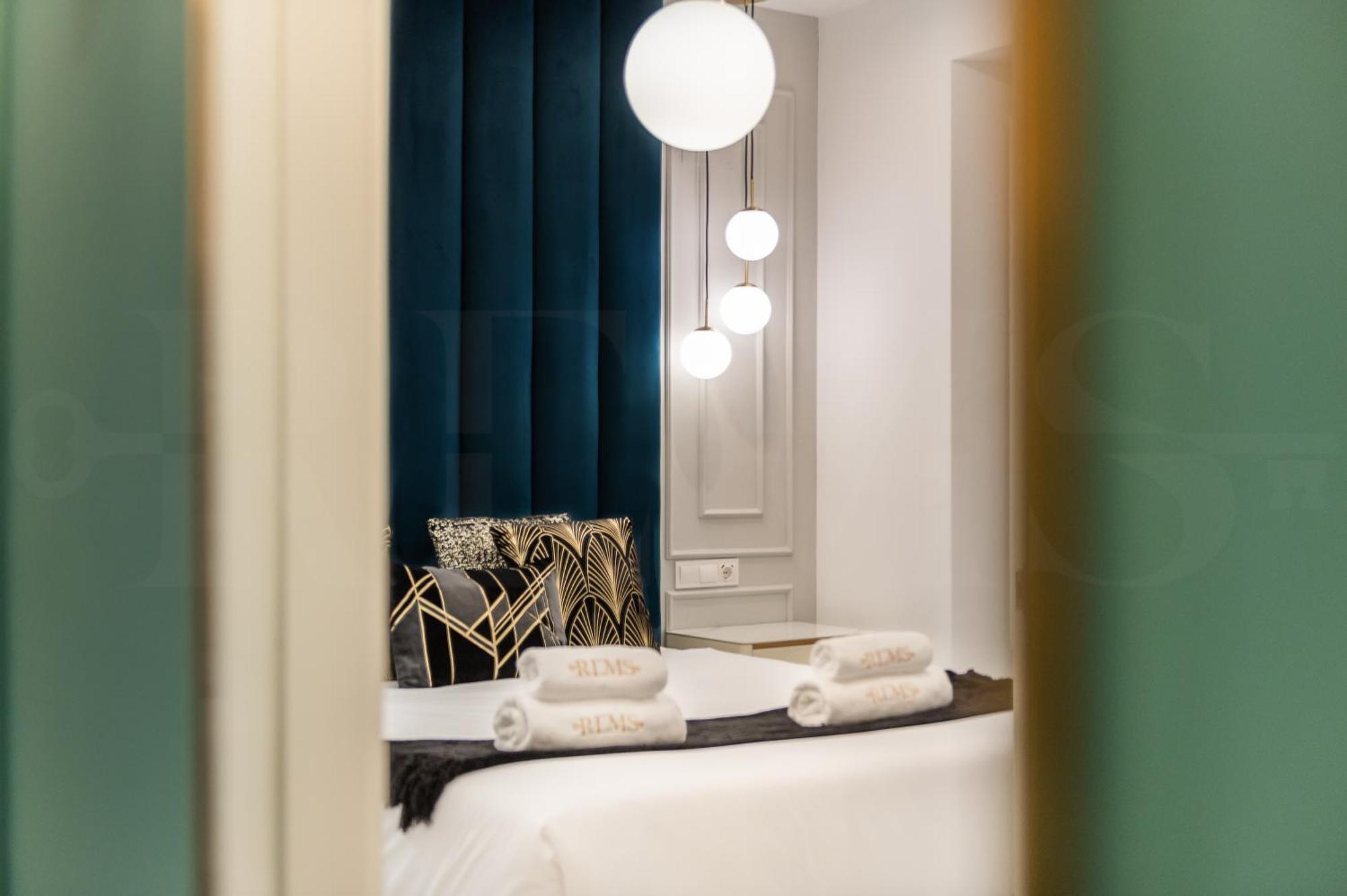 Apartment Glamorous Flat In The Heart Of By Rems *
