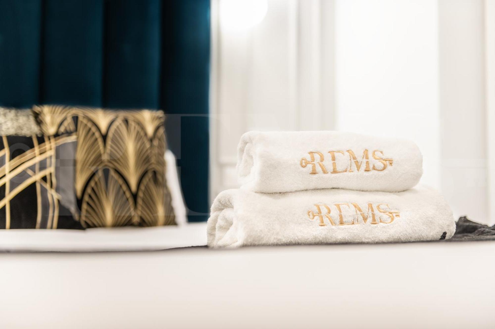Glamorous Flat In The Heart Of By Rems * Malaga