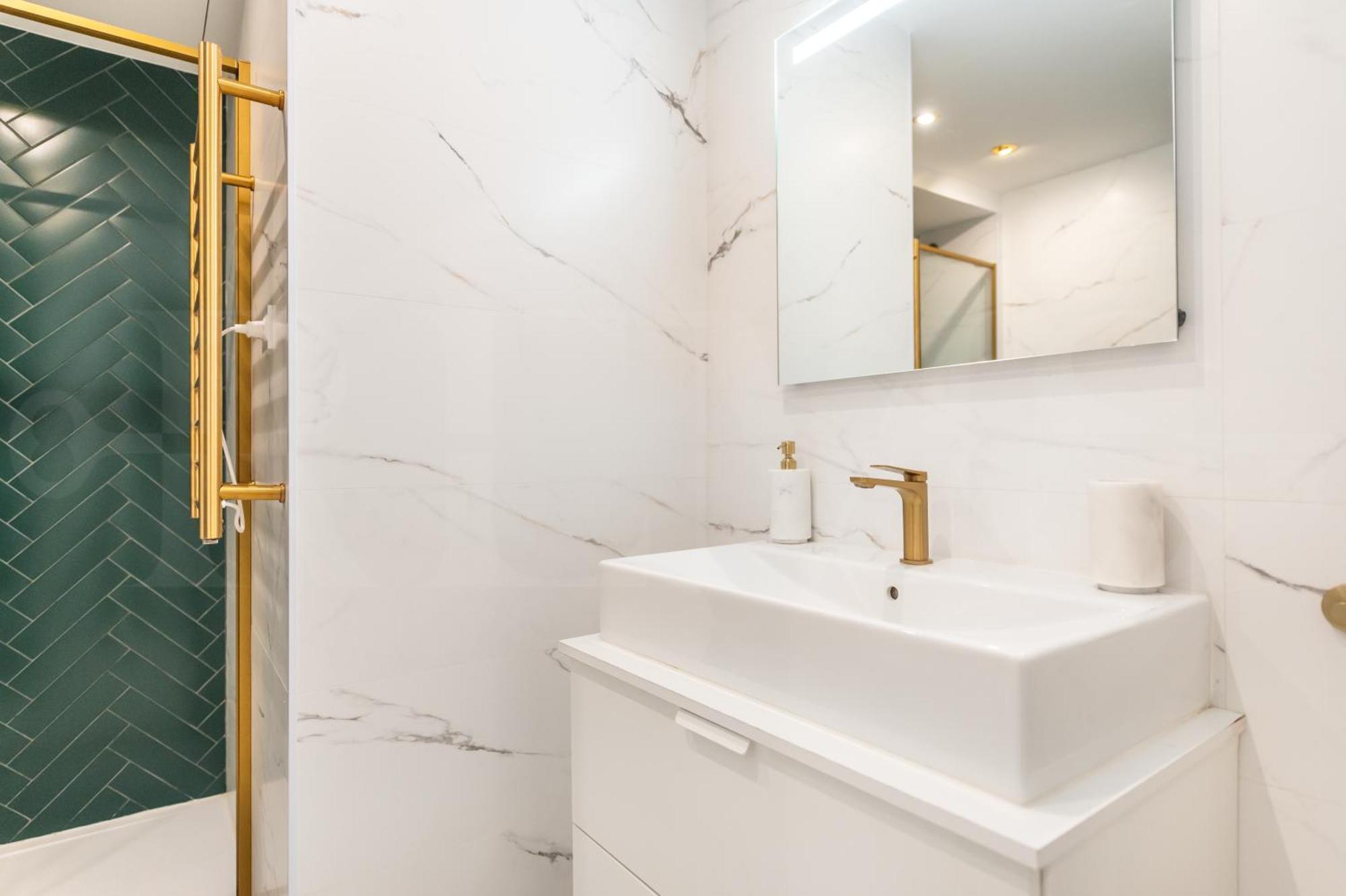 Apartment Glamorous Flat In The Heart Of By Rems Malaga
