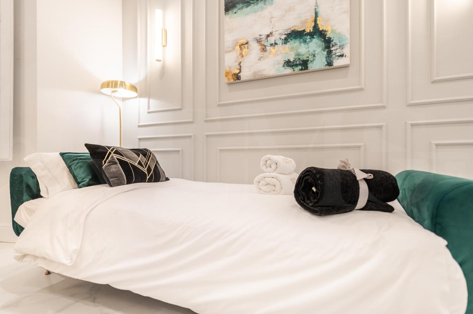 Glamorous Flat In The Heart Of By Rems Malaga