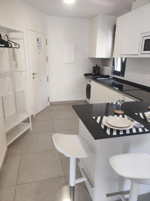 Piso Completo-parking Gratuito Apartamento *