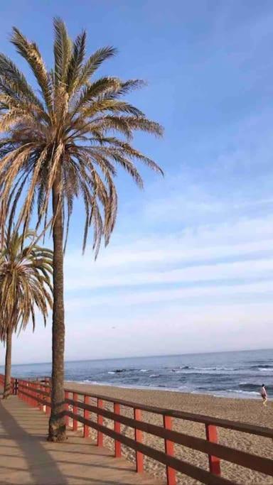 Сasa de vacaciones Nyrenoverat! Beachfront Townhouse Med Pool *