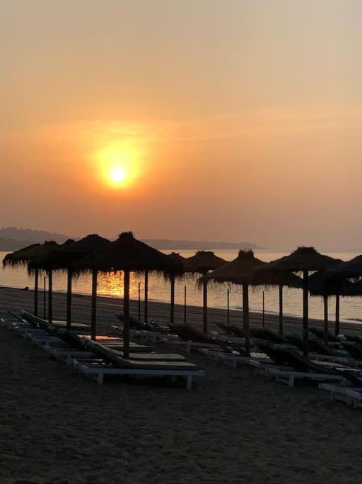 Nyrenoverat! Beachfront Townhouse Med Pool Сasa de vacaciones