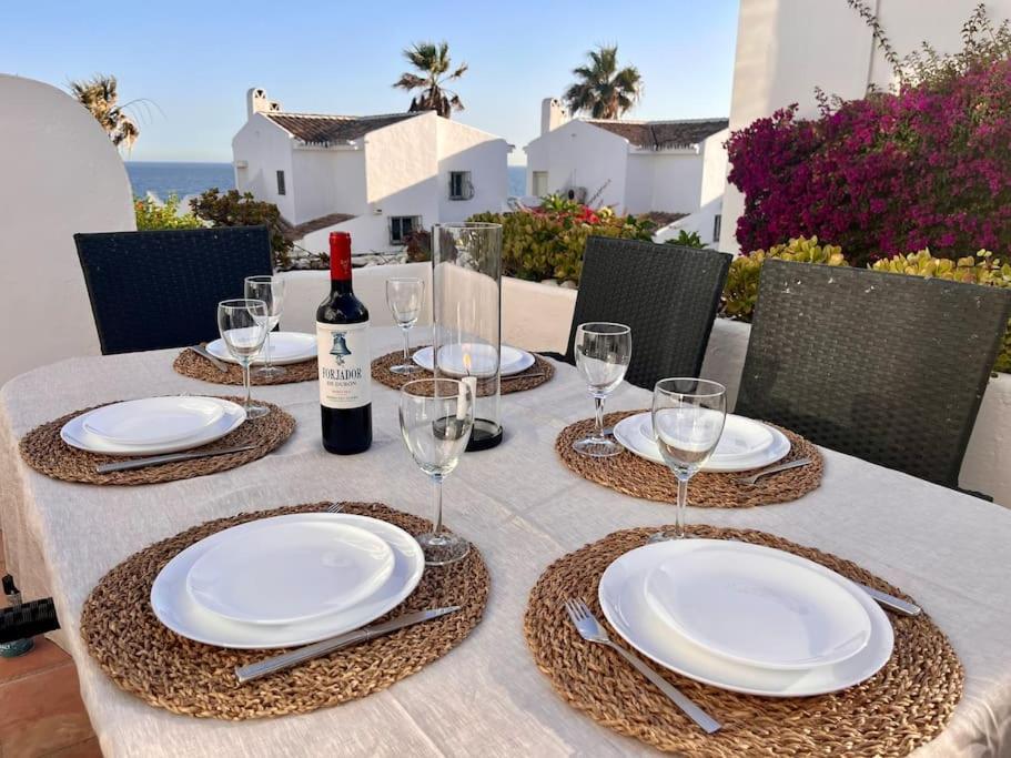 Сasa de vacaciones Nyrenoverat! Beachfront Townhouse Med Pool