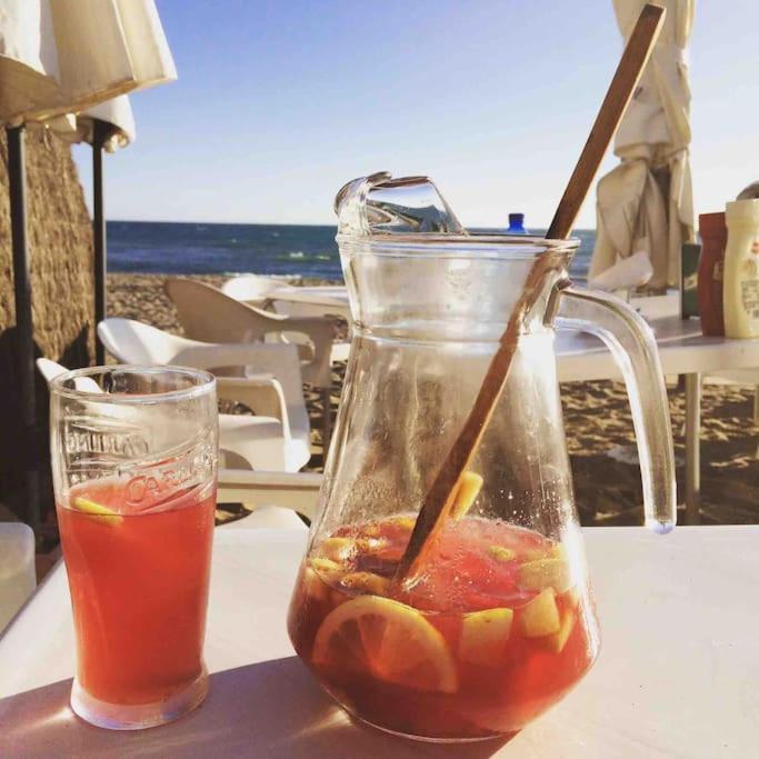 Nyrenoverat! Beachfront Townhouse Med Pool Сasa de vacaciones *