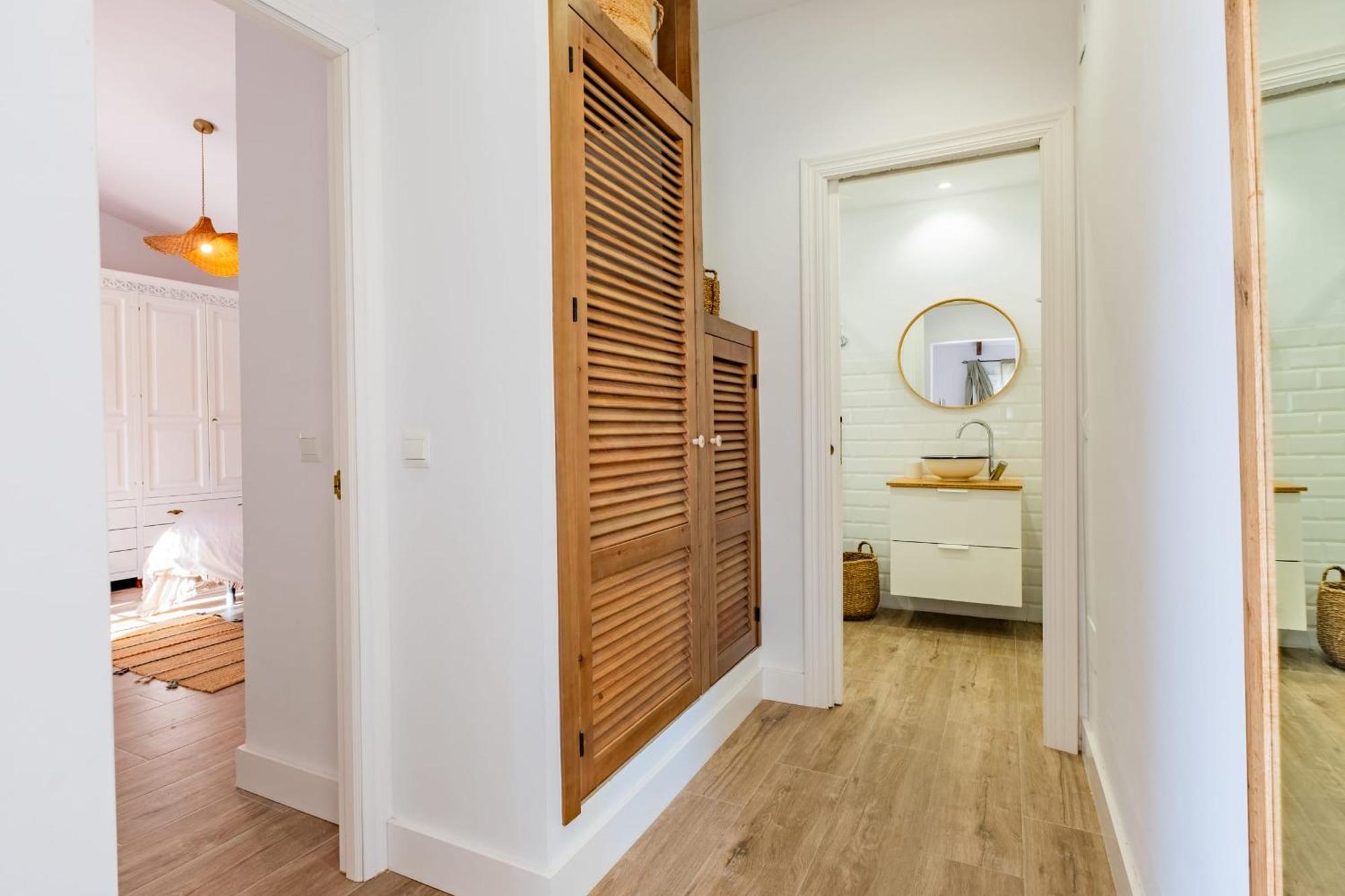 Cayetana - Spacious 4-bedroom With Private Pool Terrace & Bbq
