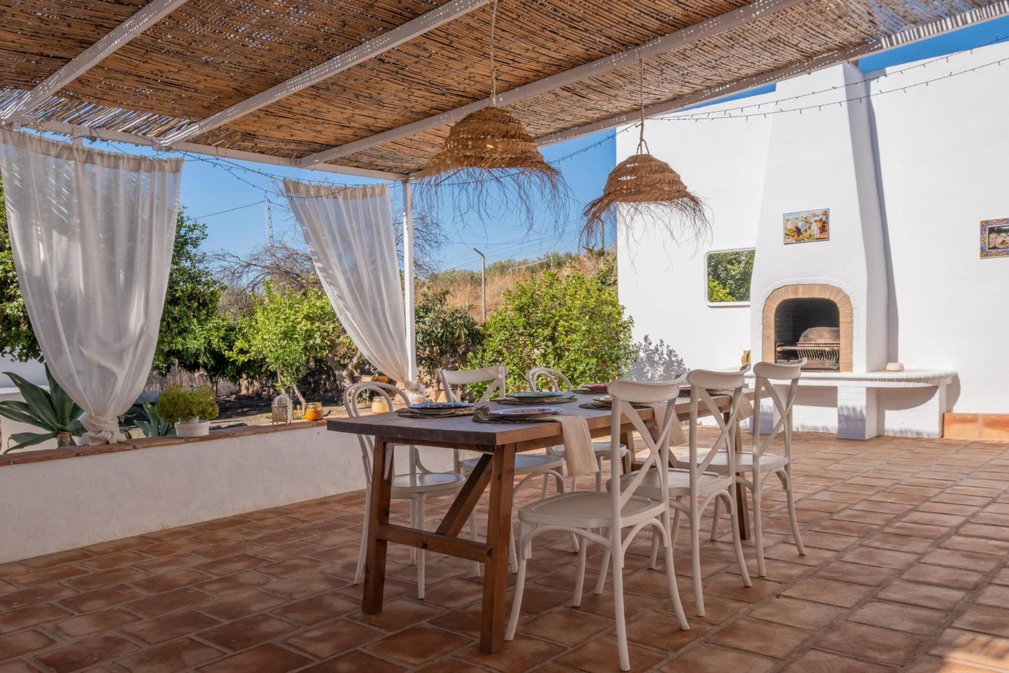 Villa Cayetana - Spacious 4-bedroom With Private Pool Terrace & Bbq