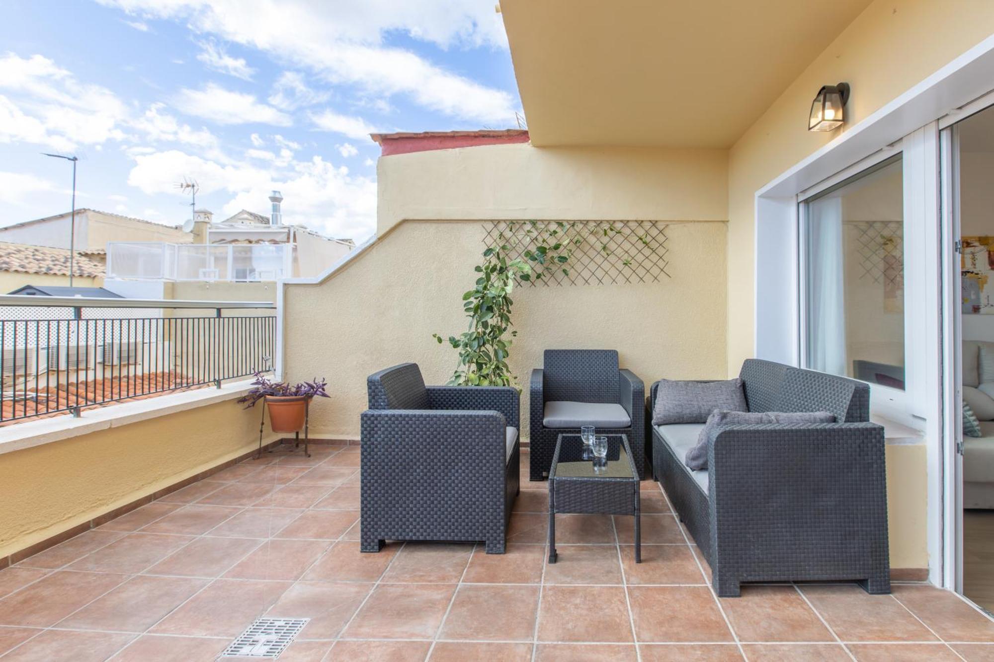 Homely San Juan De Letran Con Terraza Málaga
