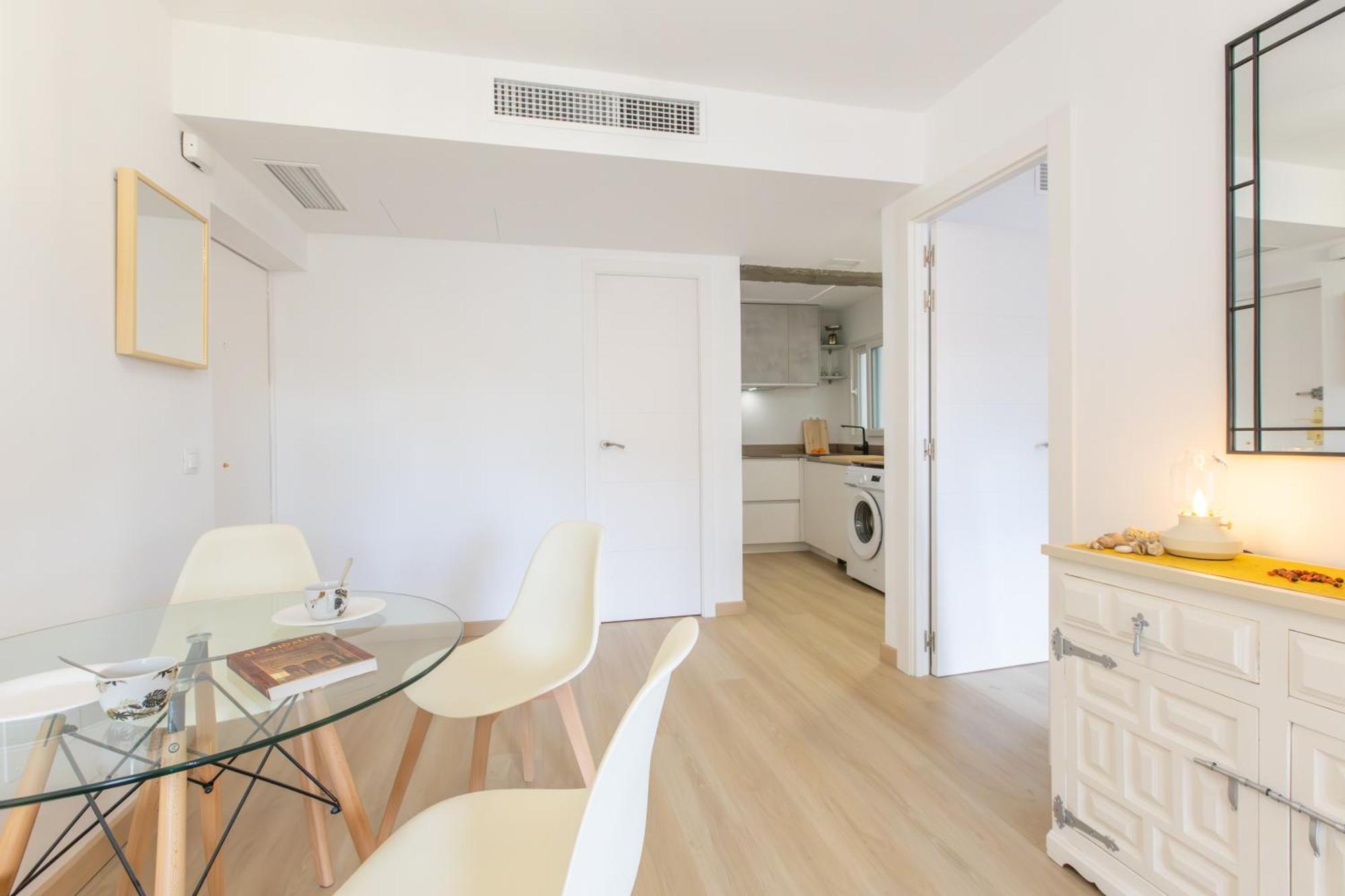 Homely San Juan De Letran Con Terraza Appartement Málaga