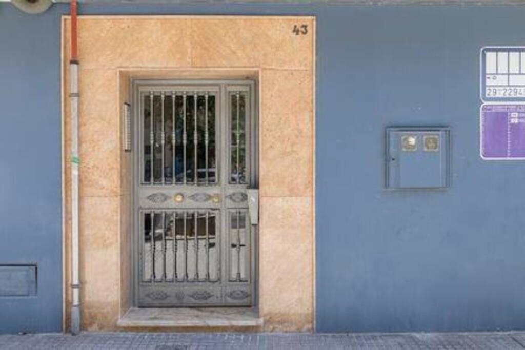 Sa7a-walking Distance To The And Old Town. *