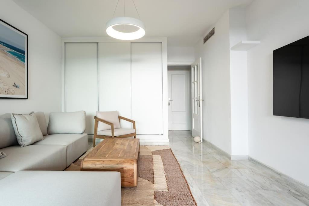 Exclusive With Sea View Near Center Semesterbostad *