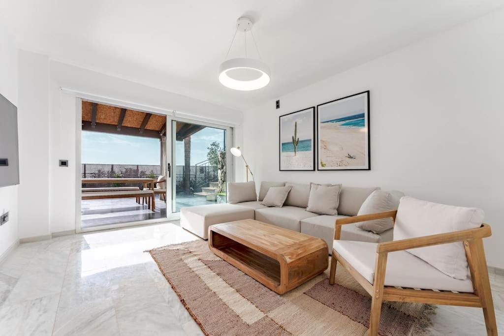 Exclusive With Sea View Near Center Semesterbostad *