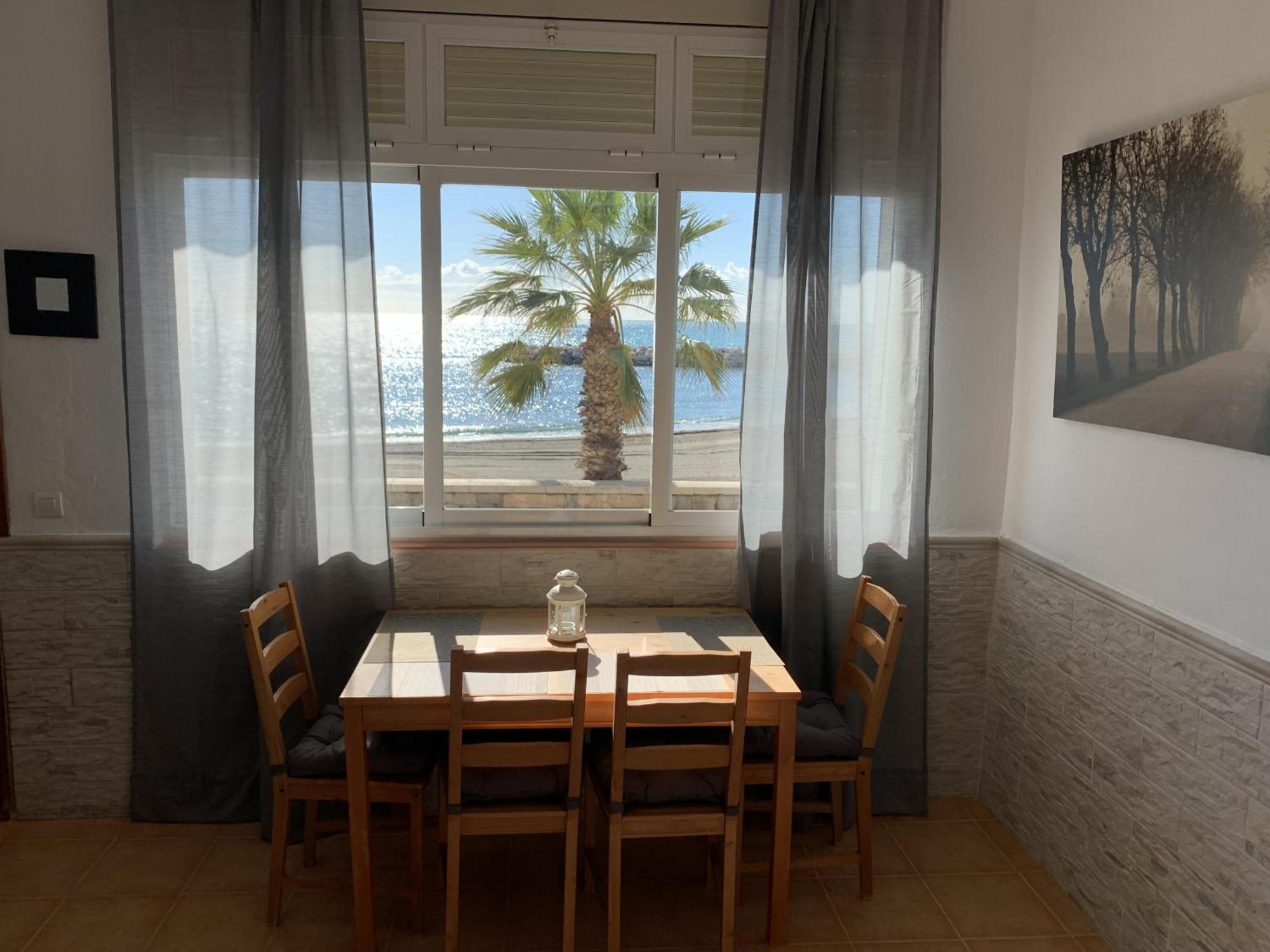 Frente Al Mar - Pedregalejo Apartamento