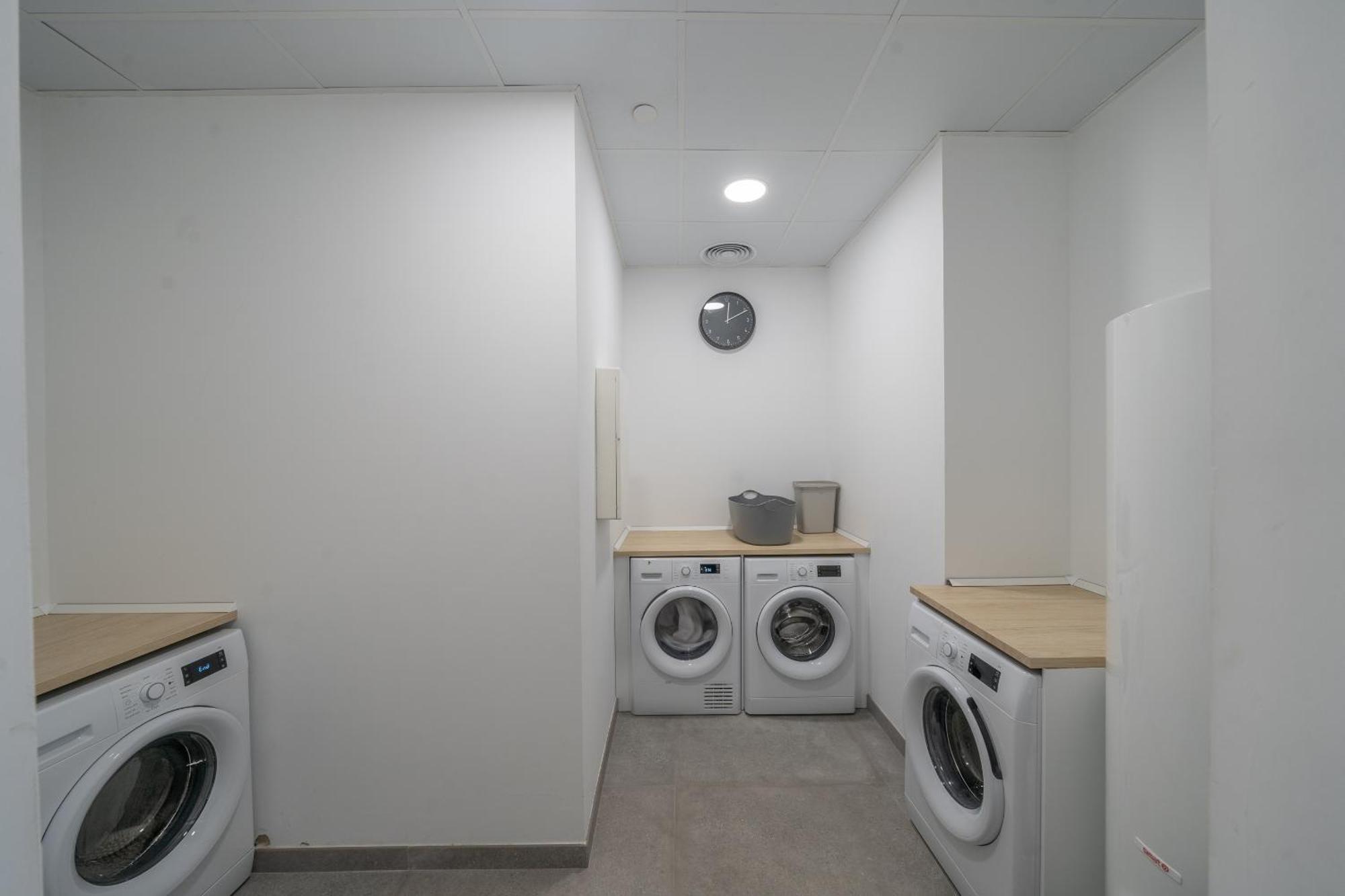 Xpce Urban 7 Skyline - Parking Free
