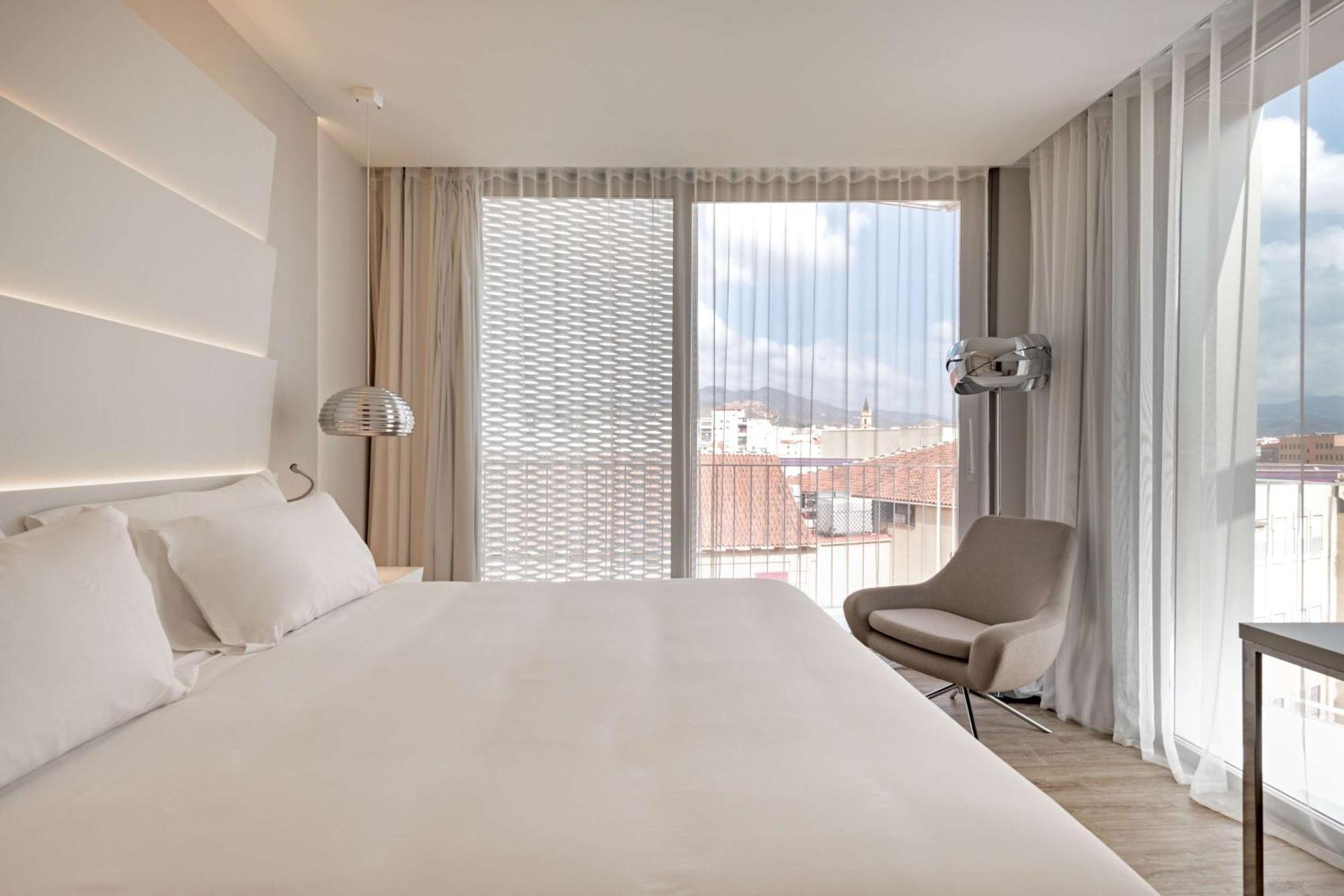 Hotell Nh 4*