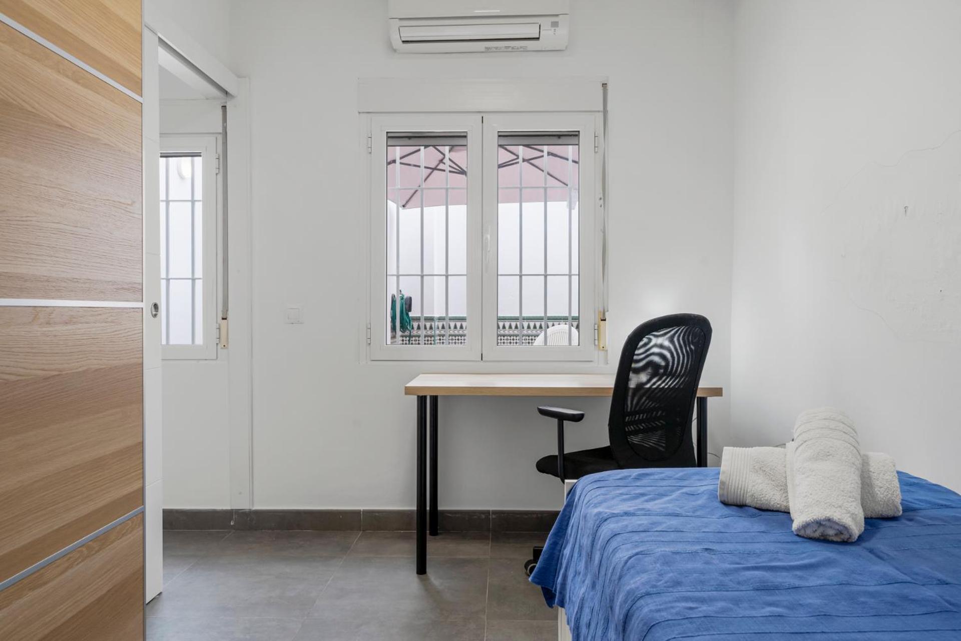 Ferienhaus Charming 3 Bedroom House With 2 Terraces Málaga