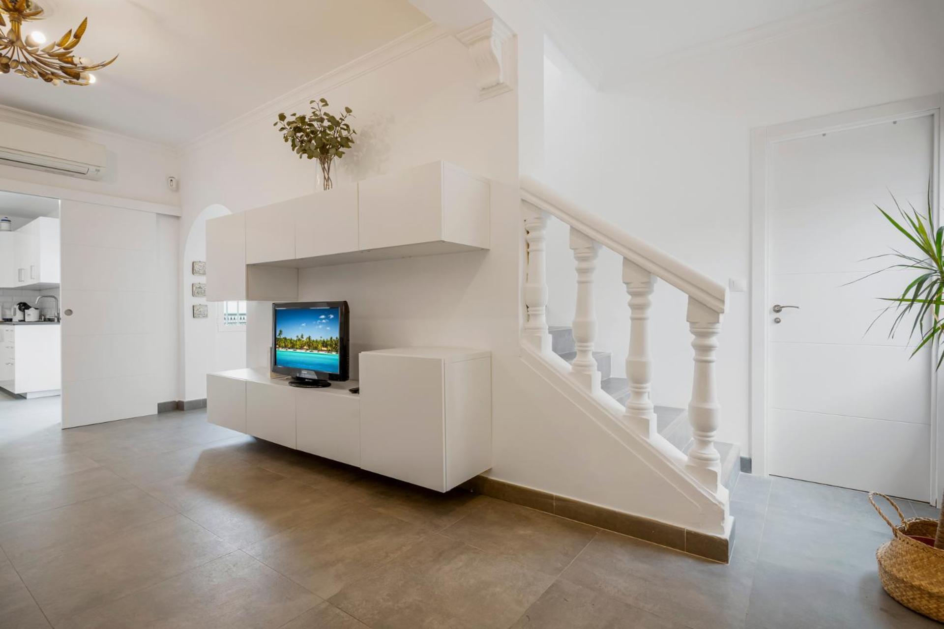 Charming 3 Bedroom House With 2 Terraces Ferienhaus Málaga