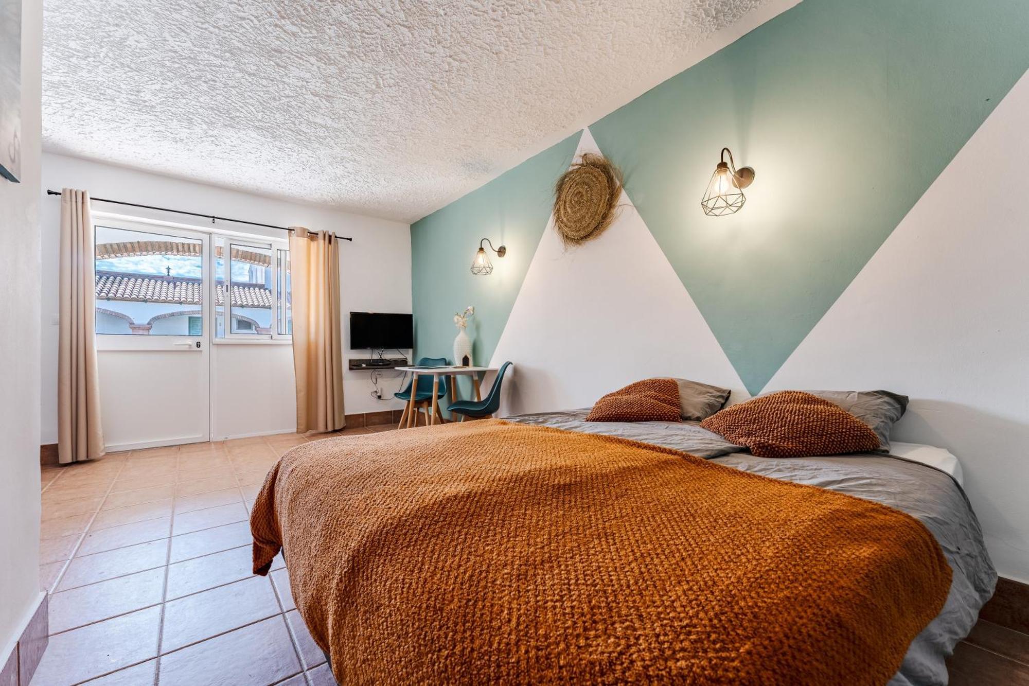 La Casa De Familia Bed and breakfast