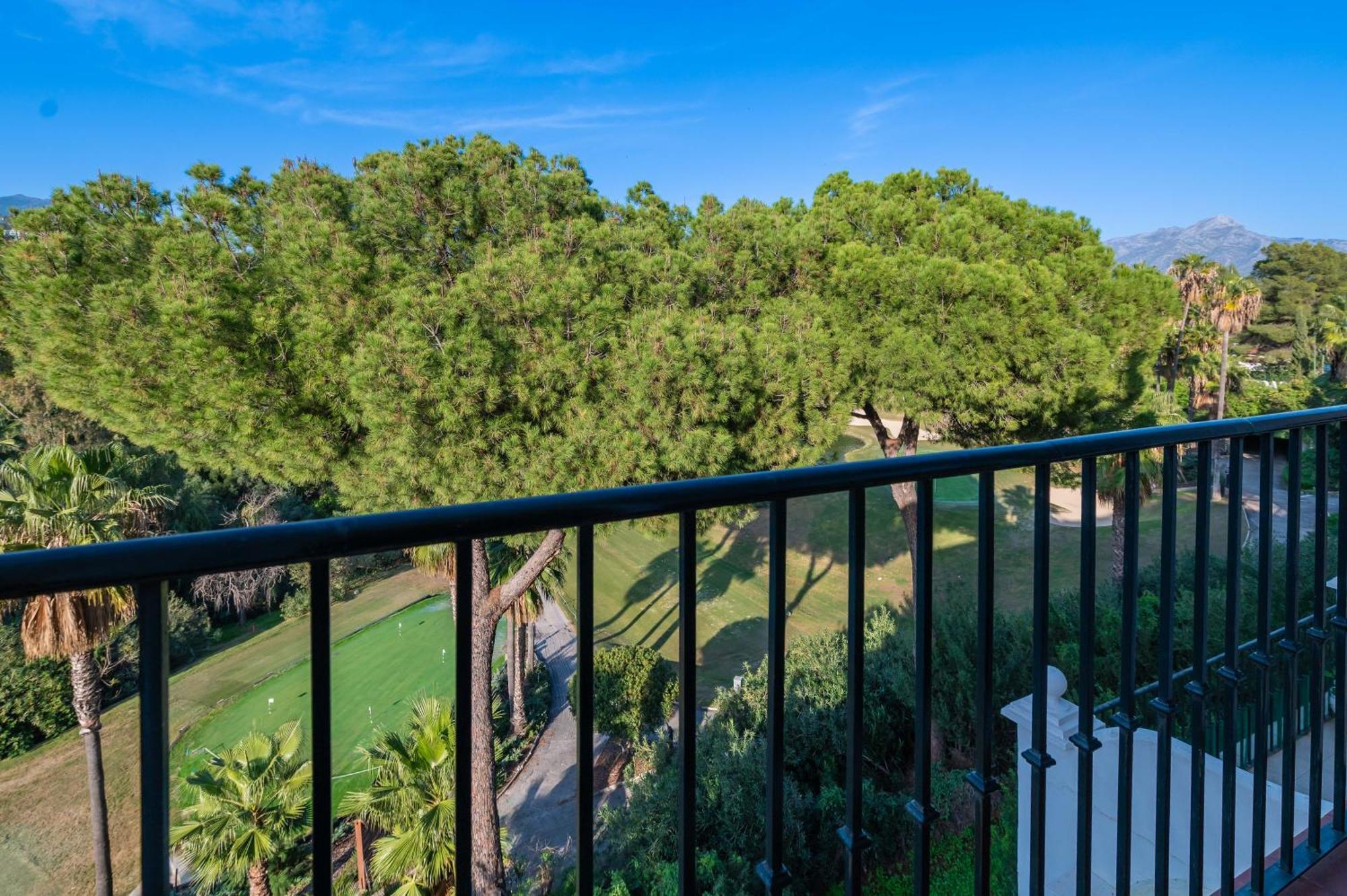 Magnifica Adosada La Quinta Golf Málaga