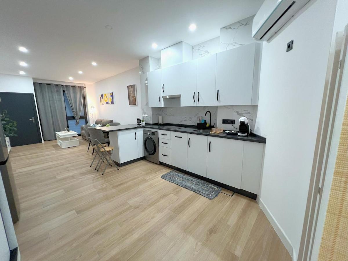 Evans Realty Bm Lujoso Y Moderno Estudio Apartamento *