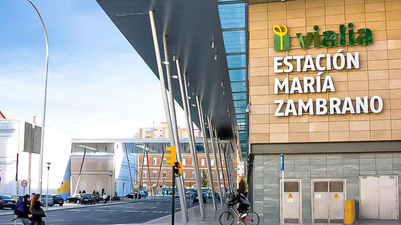 Privada Centro Cerca Tren Maria Zambrano Y Playa Muy Buena Conexion Wifi * Málaga