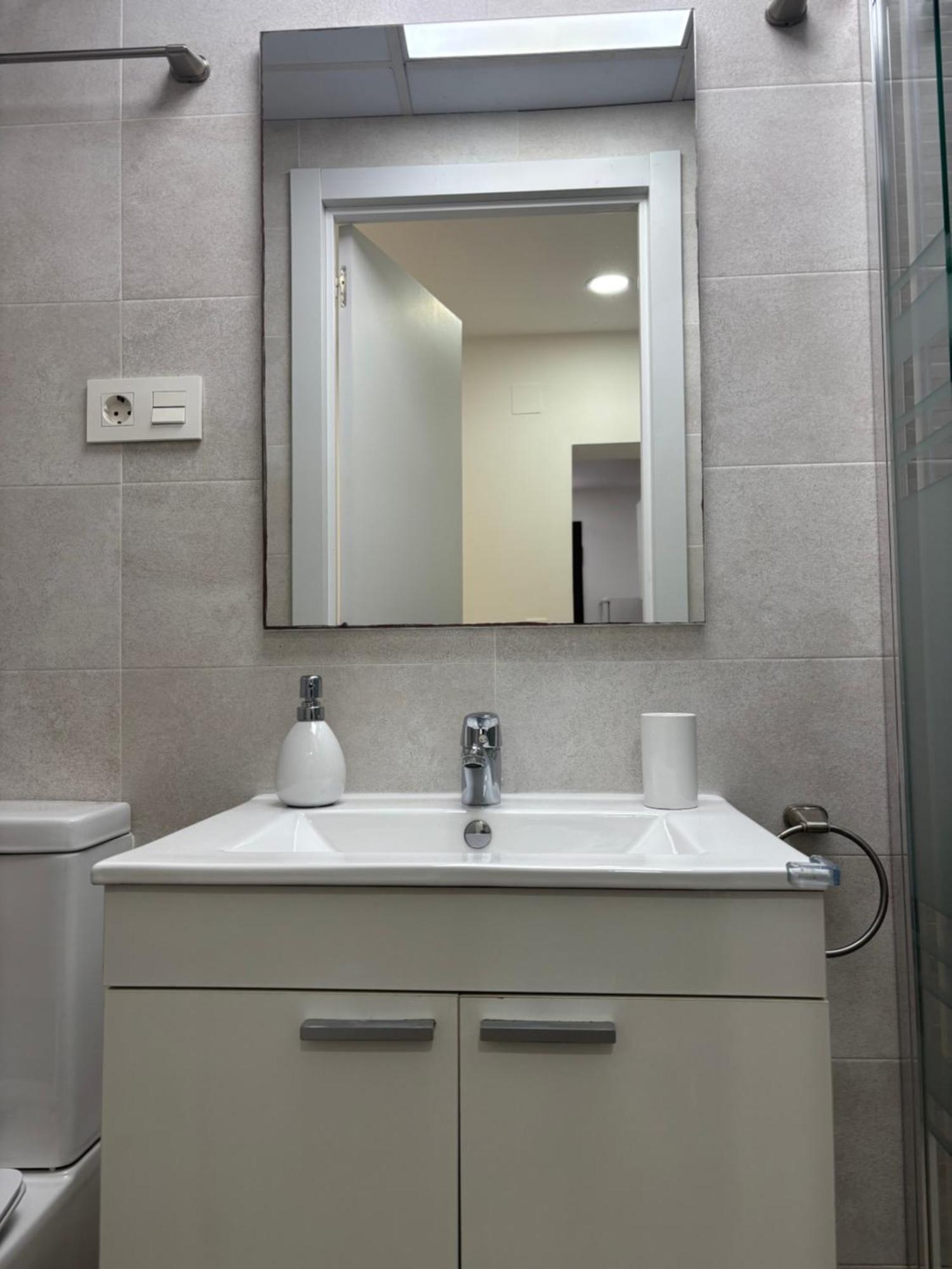 5 A 10 Min De La Estacion De Bus Y Tren Maria Zambrano Apartamento