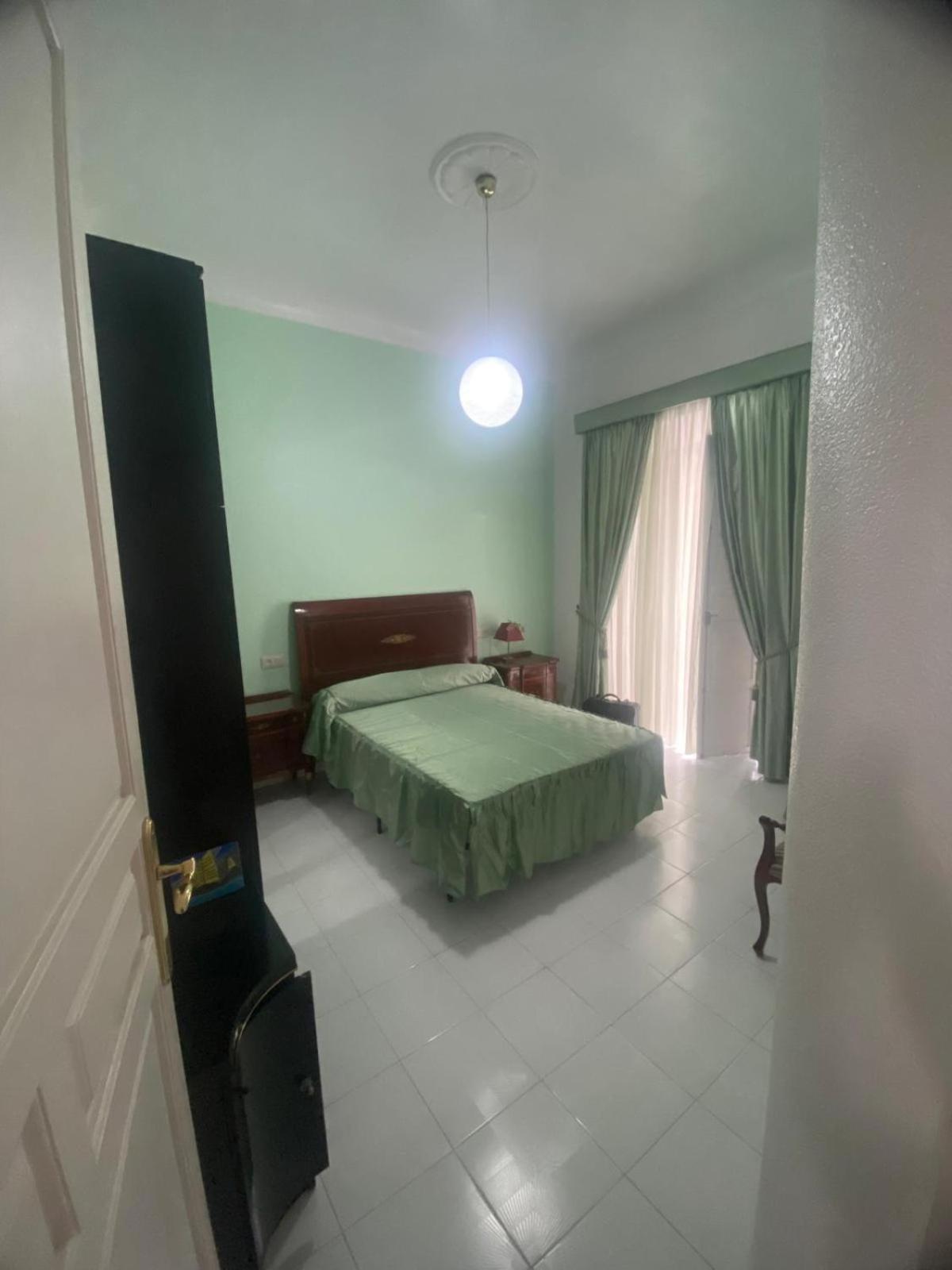 En Residencial Capuchinos Cerca Del Centro Historico De Habitación en casa particular Málaga