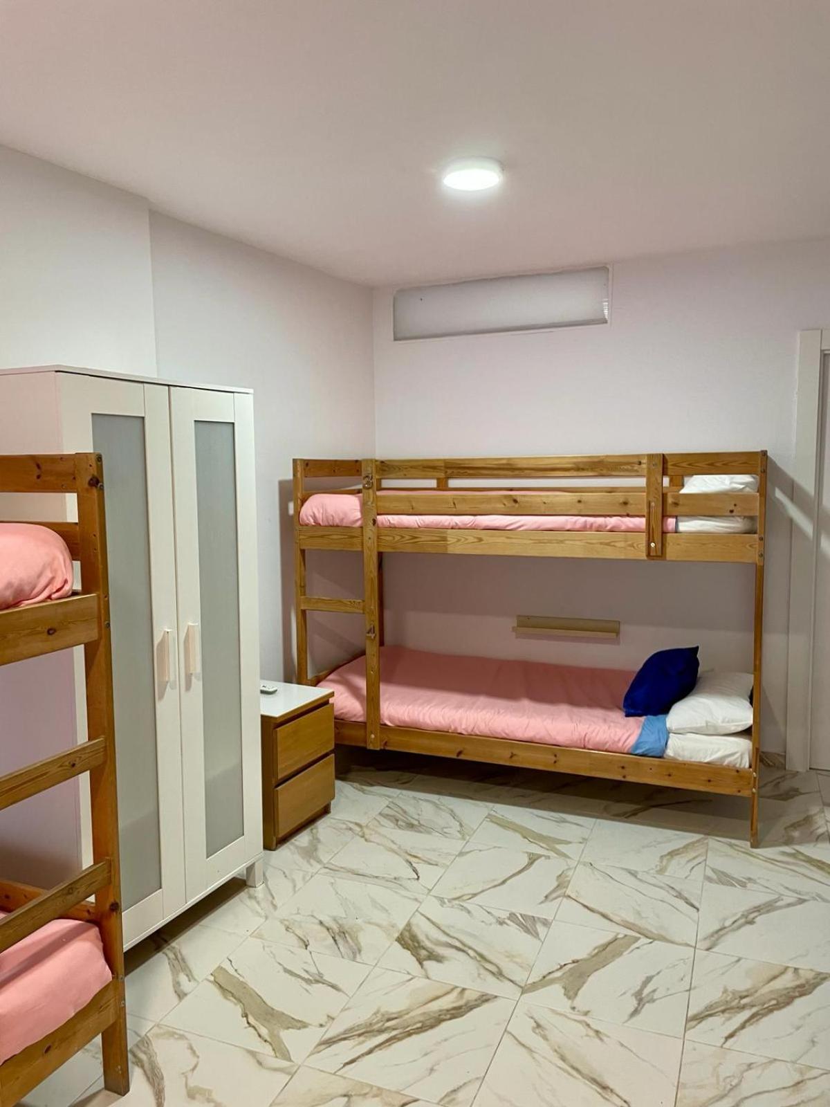 Vandrarhem Residencia Sin Lujo *