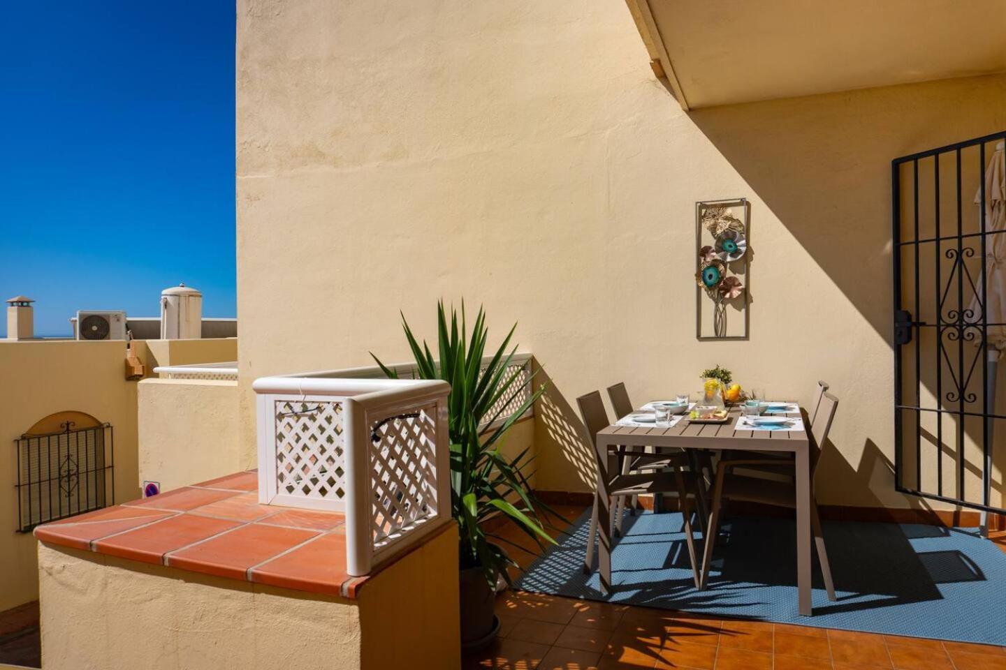 Modern Beachside Flat In Wyndham Costa Del Sol * Málaga