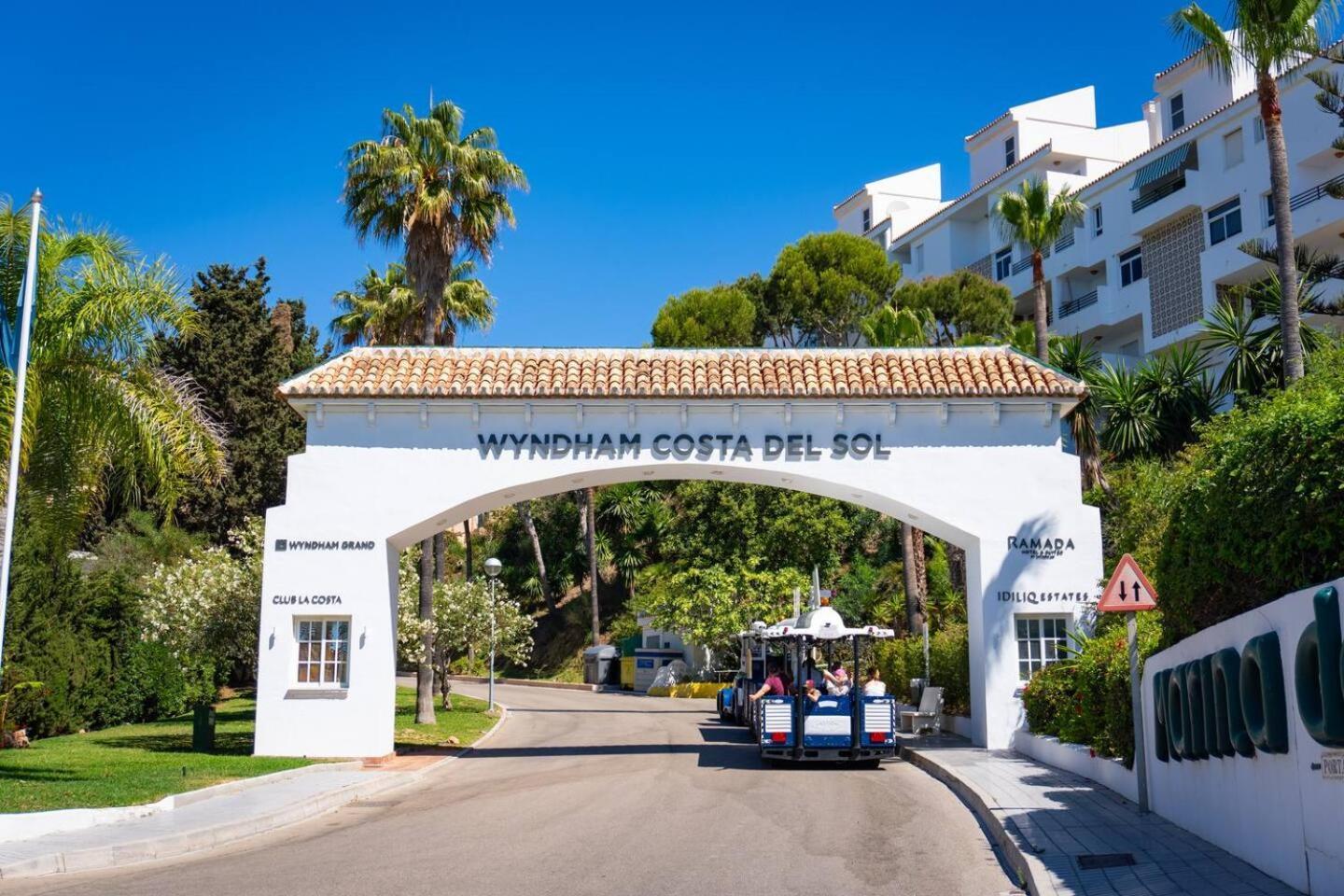 Modern Beachside Flat In Wyndham Costa Del Sol Málaga