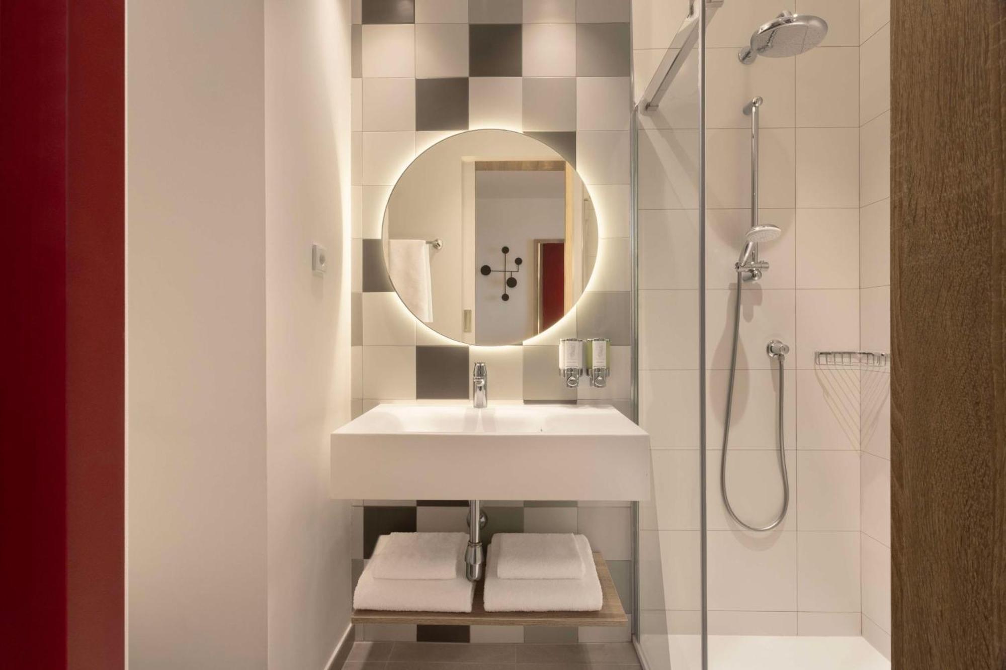 Hampton By Hilton Martiricos Hotell 3*