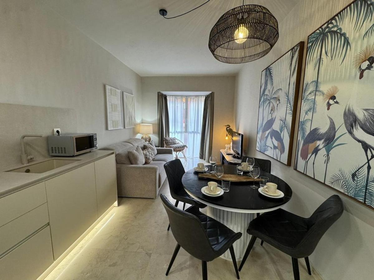 Centrally Located Flat In - Capuchinos Appartement *