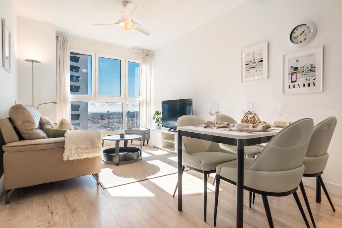 Apartment High-end 22nd Floor Apt, Views & Gym By Rems