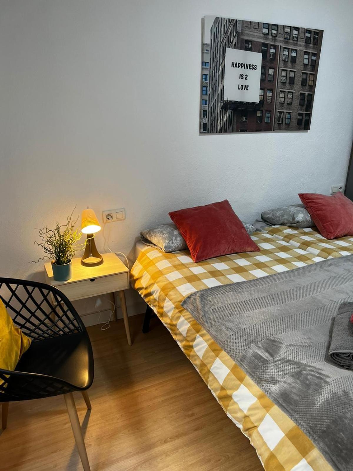 By Malagagrupos Centro Historico Parking Gratis 3 * Malaga