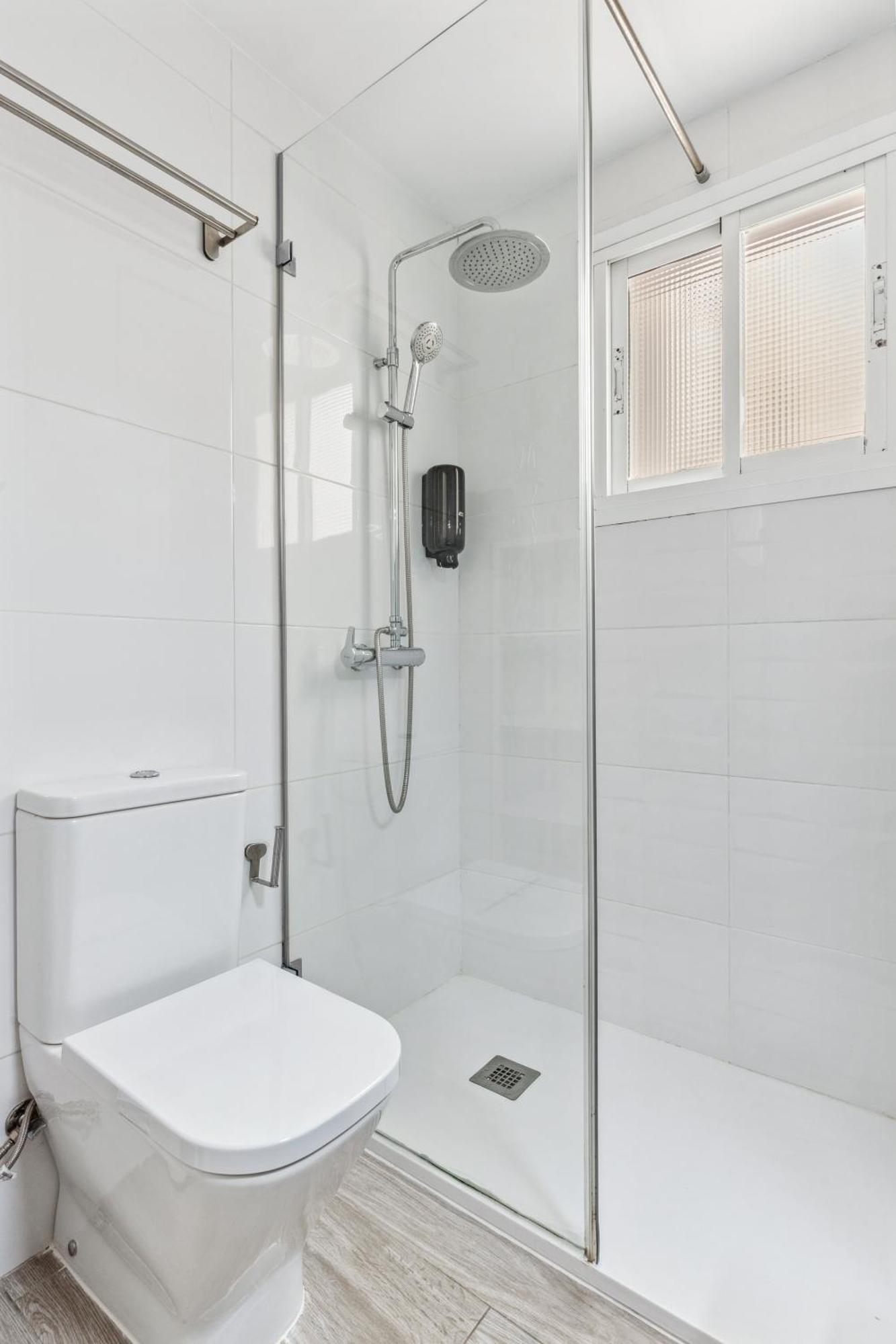 Epidemia & Quite Bedrooms By Ele Leilighet
