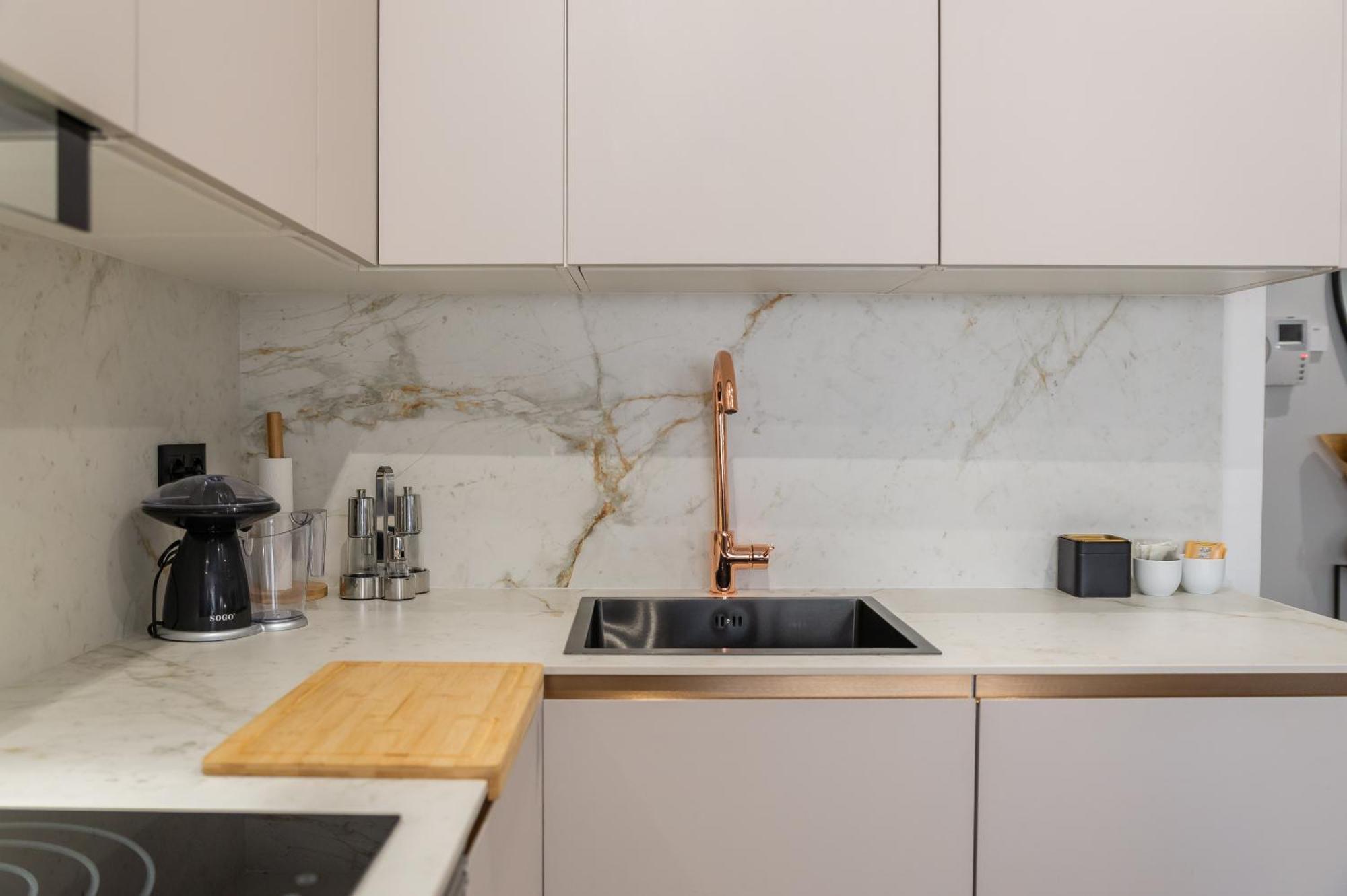 Apartamento Victoria Lux 100 *