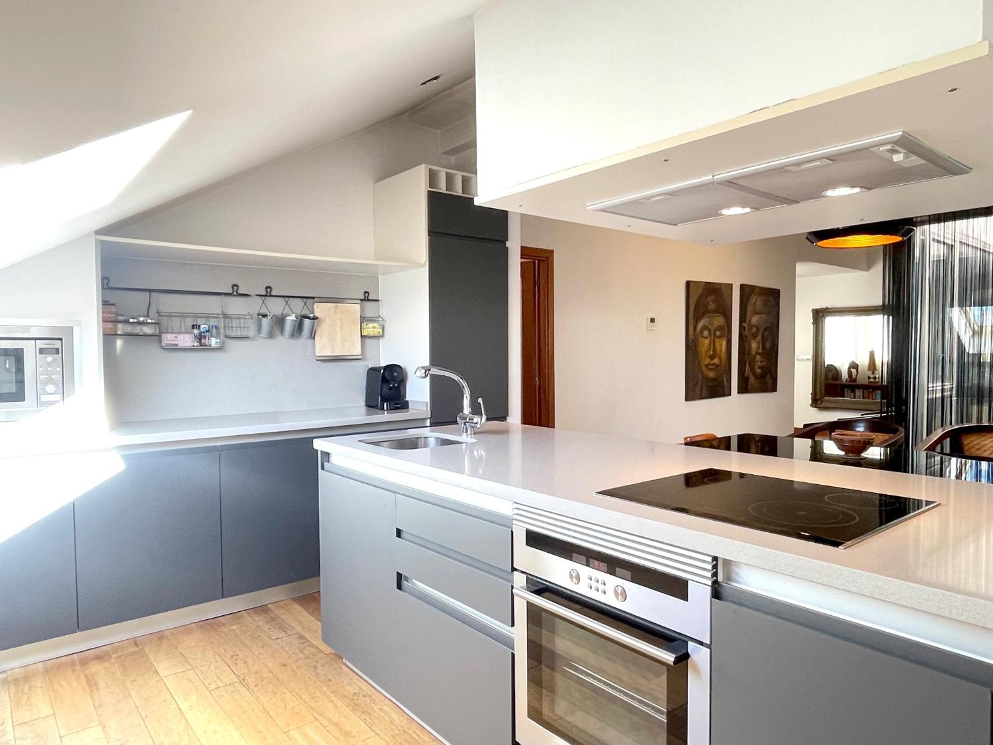 Atico En Plaza De La Constitucion 3 Bedrooms Lägenhet *