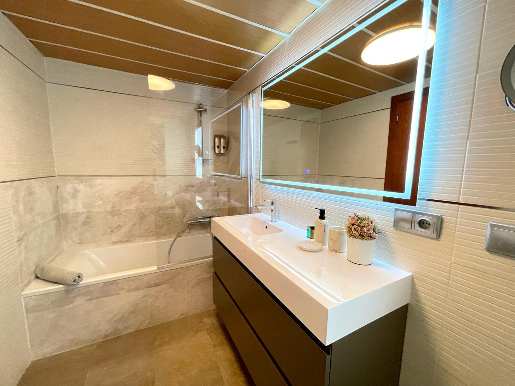 Atico En Plaza De La Constitucion 3 Bedrooms Lägenhet Málaga