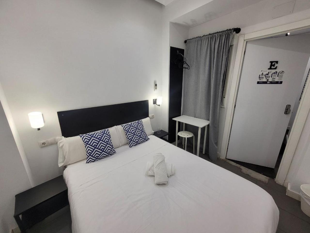 Ayz Frailes - Auto Check-in (adults Only) Gasthof 3*
