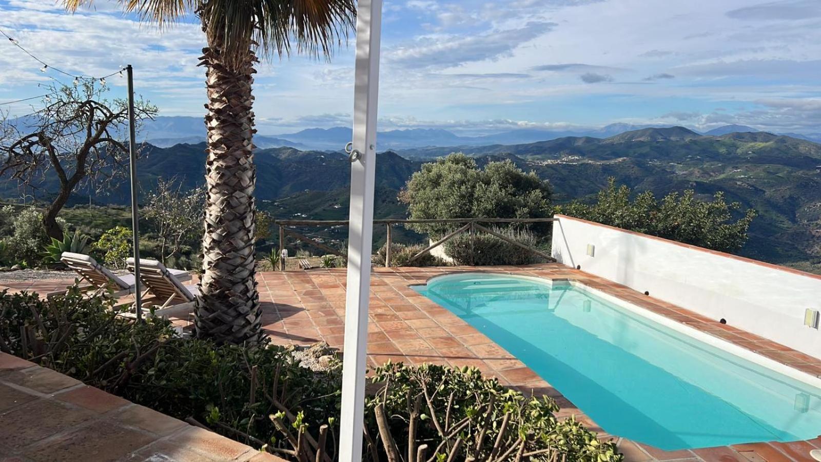 El Cielo, Cortijo En El Corazon De Montanas Villaer Málaga
