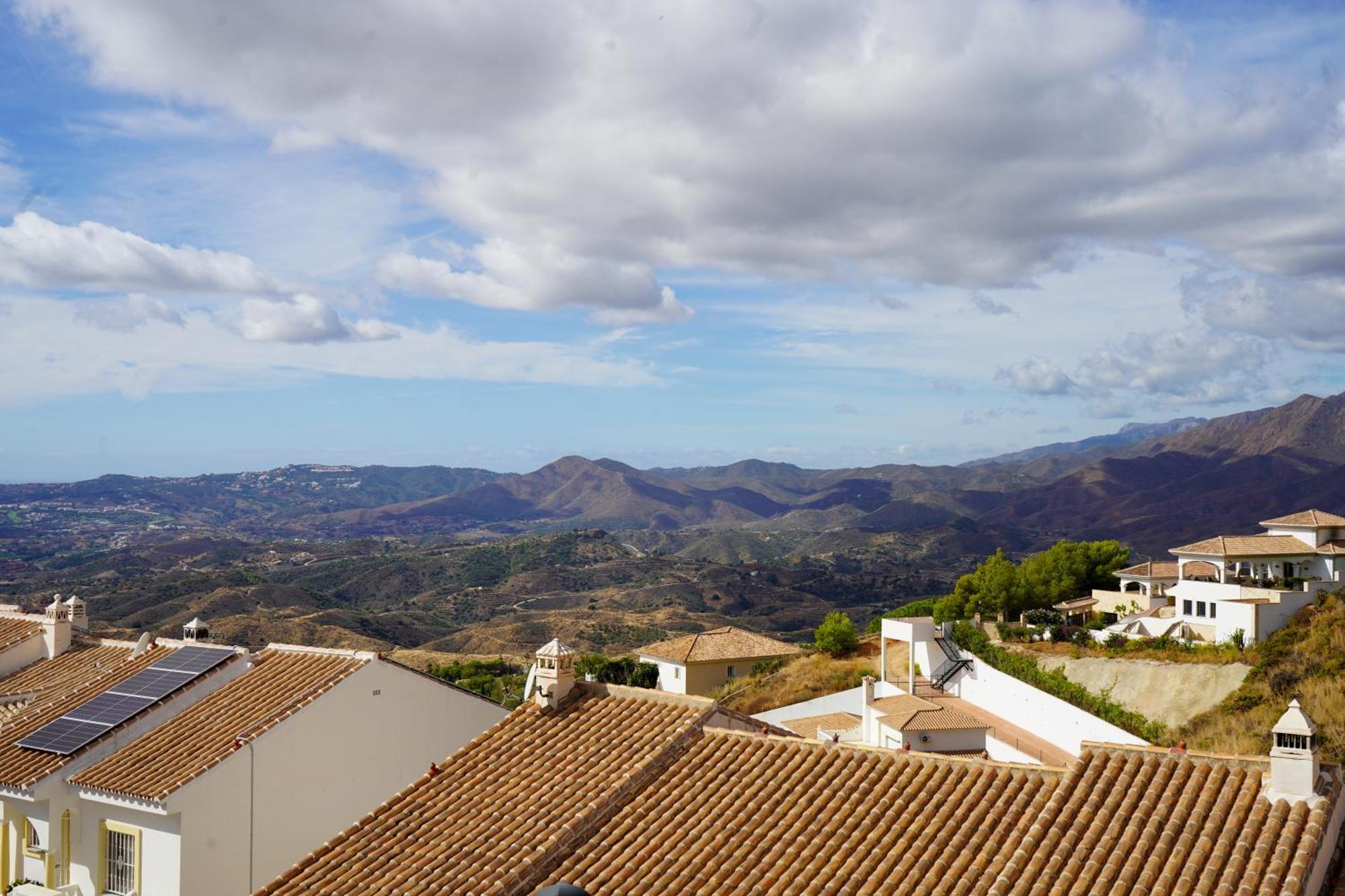 Feriehus Mijas Townhouse & Mountain Views *