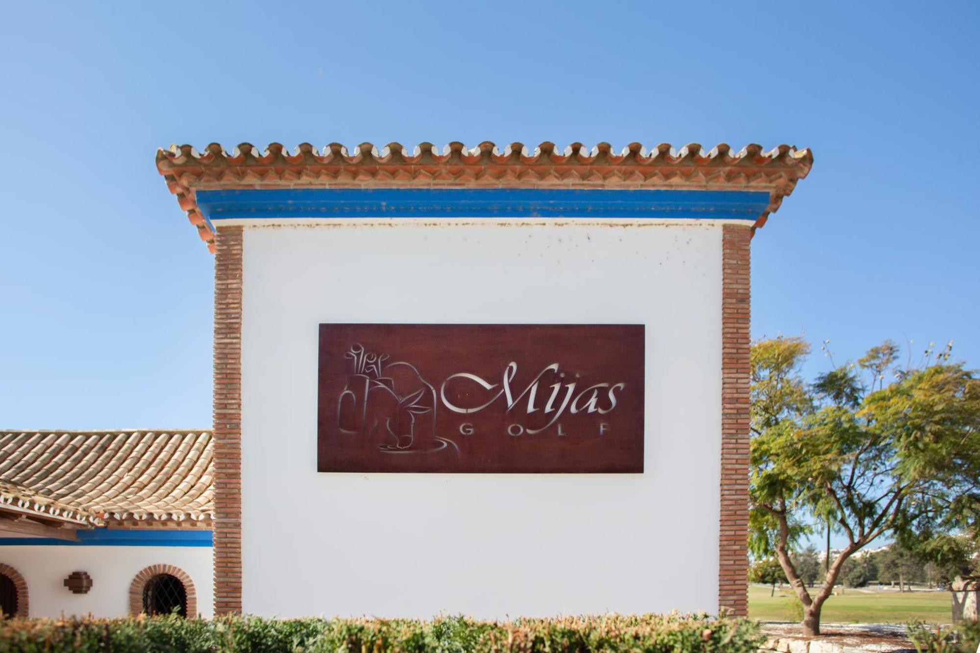 The Luxury Golf Paradise - 8 Pax Groups - Families Apartamento