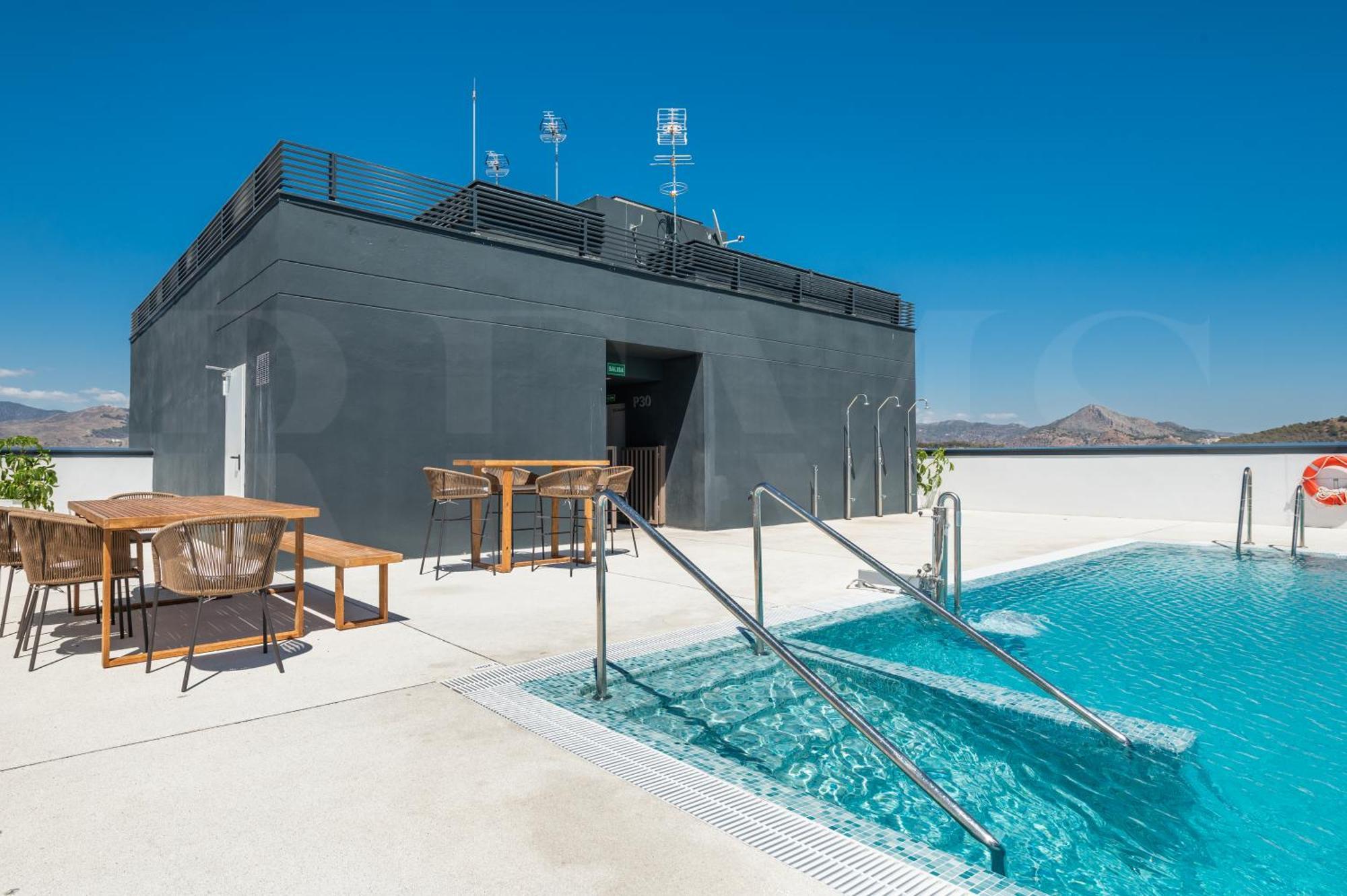 High-end 22nd Floor Apt, Views & Gym By Rems