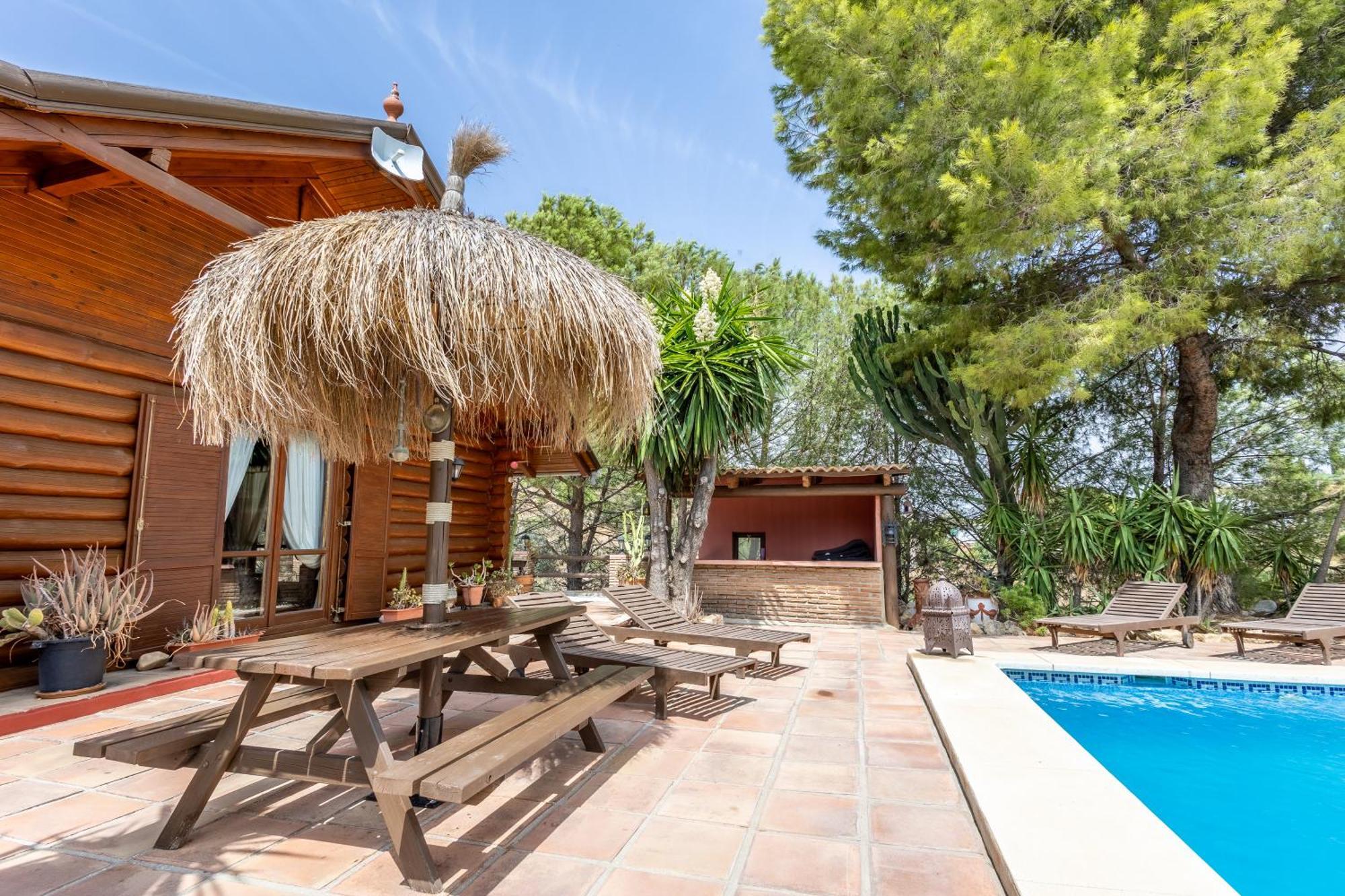 Luxurious Private Pool Hottub & Fireplace Málaga