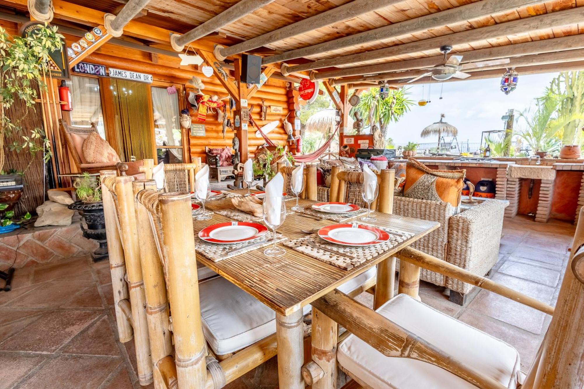 Luxurious Private Pool Hottub & Fireplace Vakantiehuis